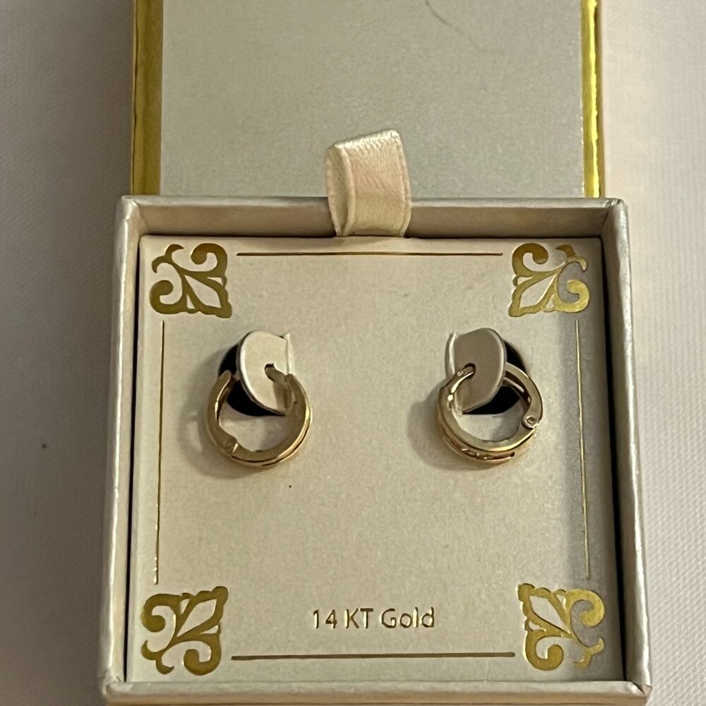 Children's Cubic Zirconia Extra Small Huggie Hoop Earrings in 14k Gold, 10mm